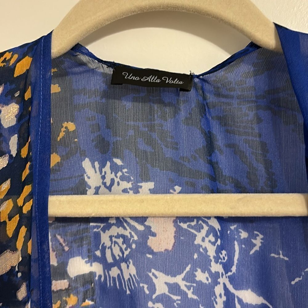 Blue Wrap  - Picture 4 of 5